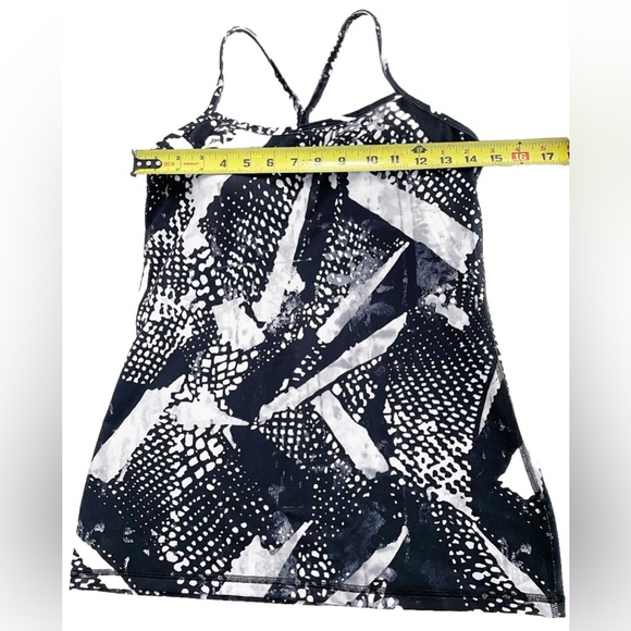 Lululemon Power Y Tank | Black White Abstract | Women’s 8 - Picture 10 of 11